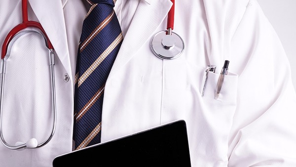 吃石榴會引起便秘便血嗎