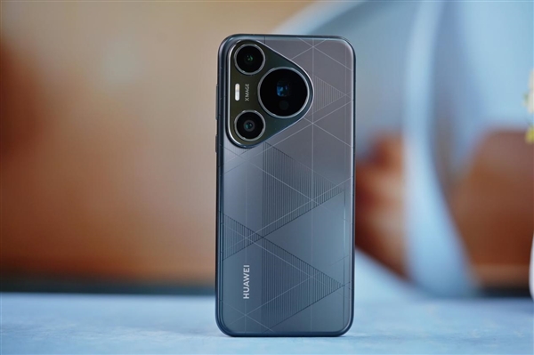 納米光織格紋奪目！華為Pura 70 Pro+魅影黑圖賞