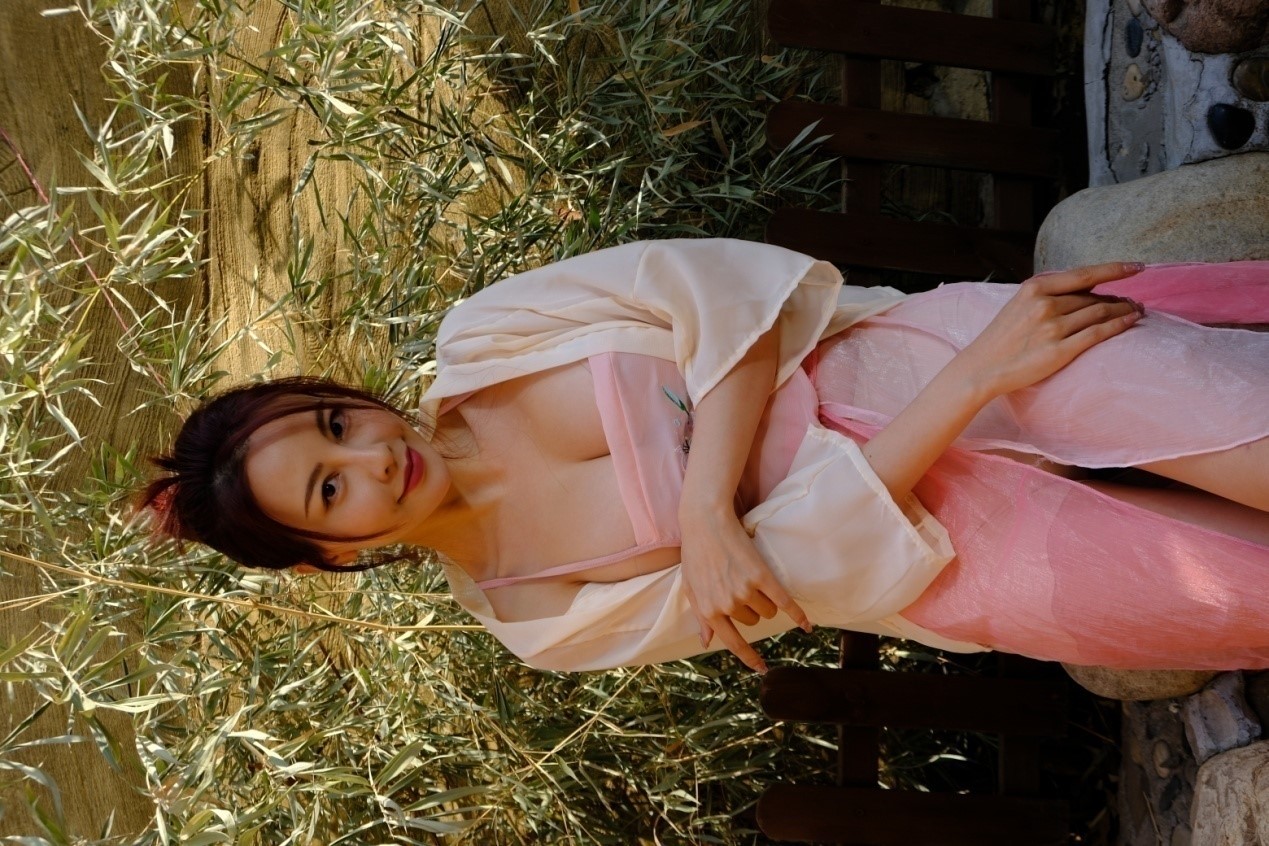 古裝互動(dòng)游戲《許愿，我要帶她們回現(xiàn)代》限時(shí)折扣價(jià)37.8元