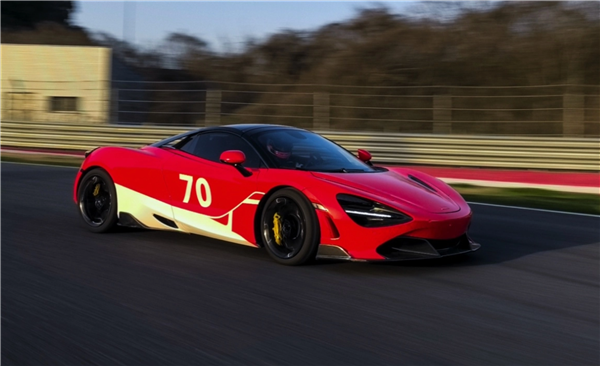 時(shí)速300公里的高鐵都能拍清！華為Pura 70系列“超高速風(fēng)馳閃拍”揭秘