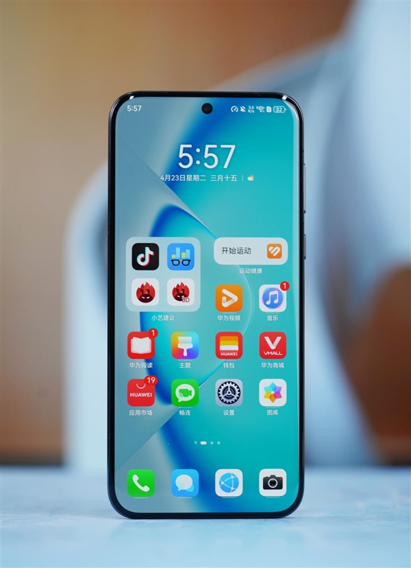 納米光織格紋奪目！華為Pura 70 Pro+魅影黑圖賞