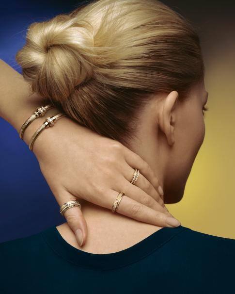 PIAGET伯爵非凡呈現(xiàn) 艾拉·理查德斯（Ella Richards）及其摯友的個(gè)性與魅力