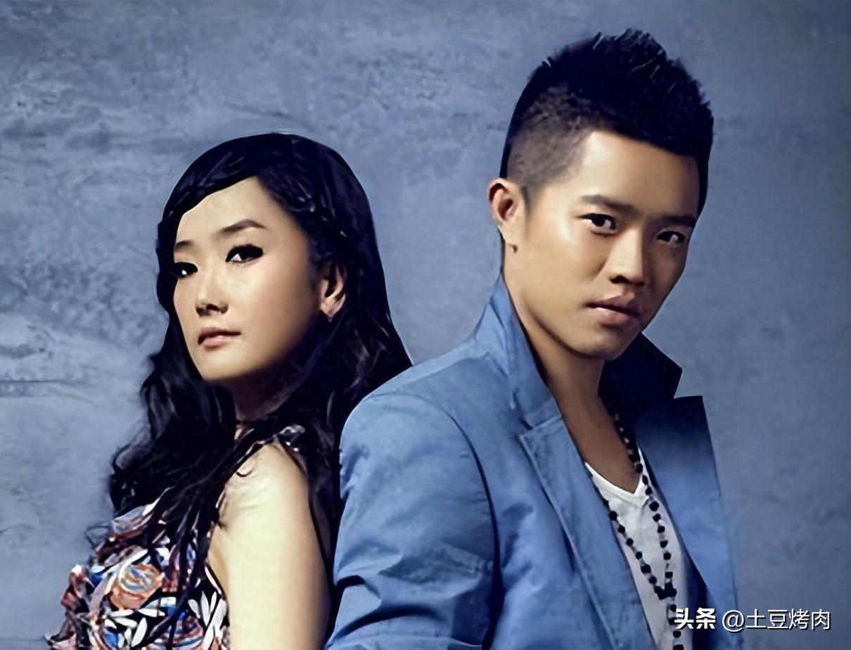 鳳凰傳奇演唱會(huì)全場(chǎng)大合唱，山河圖臺(tái)下卻不唱了，網(wǎng)友：太好笑了 4