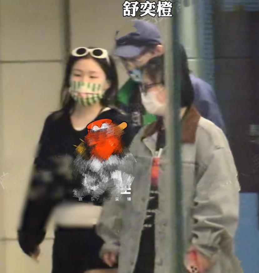 金靖舒奕橙在一起四年多了(金靖回應(yīng)不官宣結(jié)婚原因) 22