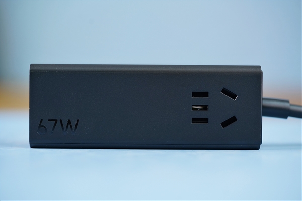 七合一接口！小米67W桌面快充插座Pro圖賞