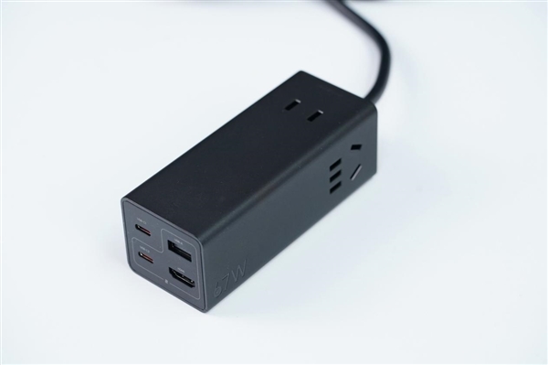 七合一接口！小米67W桌面快充插座Pro圖賞