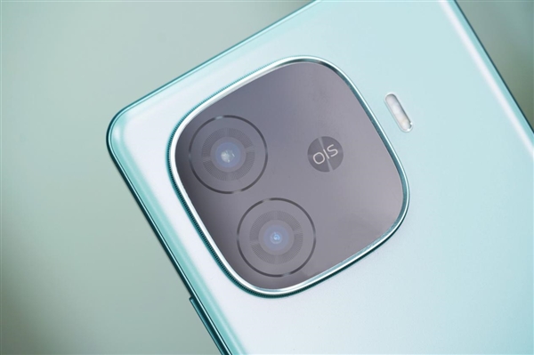 第三代驍龍8s+6000大電池！iQOO Z9 Turbo圖賞