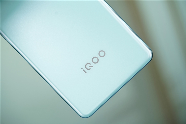 第三代驍龍8s+6000大電池！iQOO Z9 Turbo圖賞