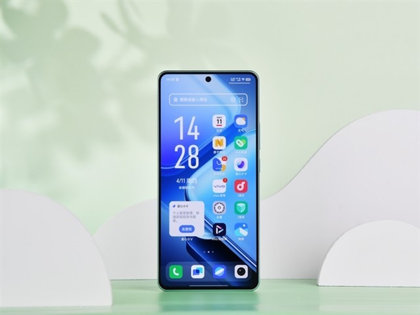 iQOO Z9 Turbo上手：1999元同檔佳性能手機(jī)