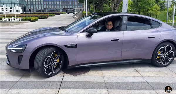 長(zhǎng)安汽車董事長(zhǎng)朱華榮：我們也要培養(yǎng)長(zhǎng)安汽車的雷布斯和余大嘴