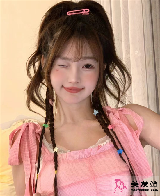 多巴胺y2k發(fā)型 甜酷減齡百搭 多巴胺y2k發(fā)型 甜酷減齡百搭