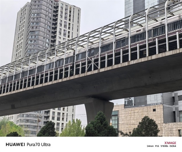 華為Pura 70系列抓拍一騎絕塵！真正的遙遙領先