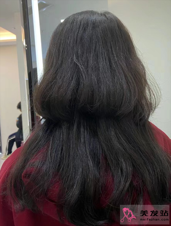 時尚獨特水母頭 直發(fā)or燙發(fā)都合適