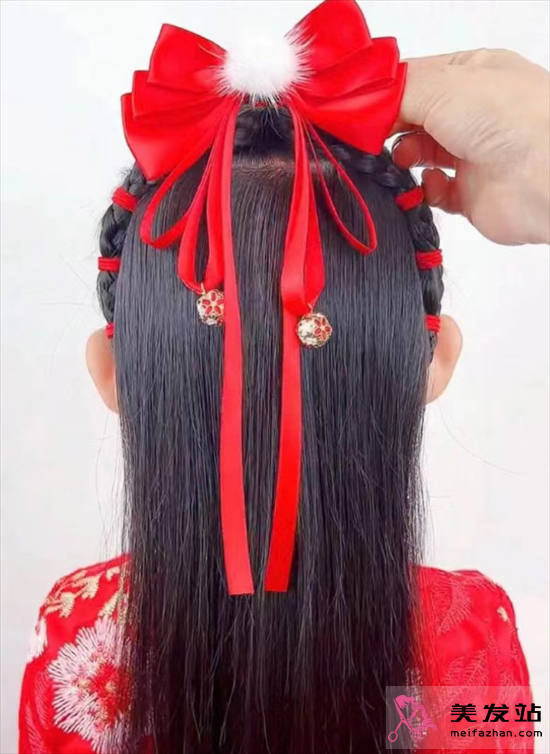 小女孩氣質(zhì)編發(fā) 甜酷個性又吸睛