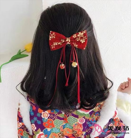 小女孩百變編發(fā) 每一款都很受歡迎