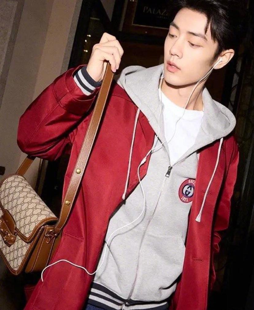 肖戰(zhàn)的秒換挑戰(zhàn)，18秒內(nèi)頻繁變換服裝 14