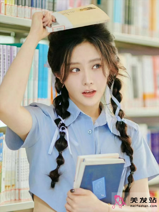 文藝絲帶雙馬尾 經(jīng)典時尚超百搭