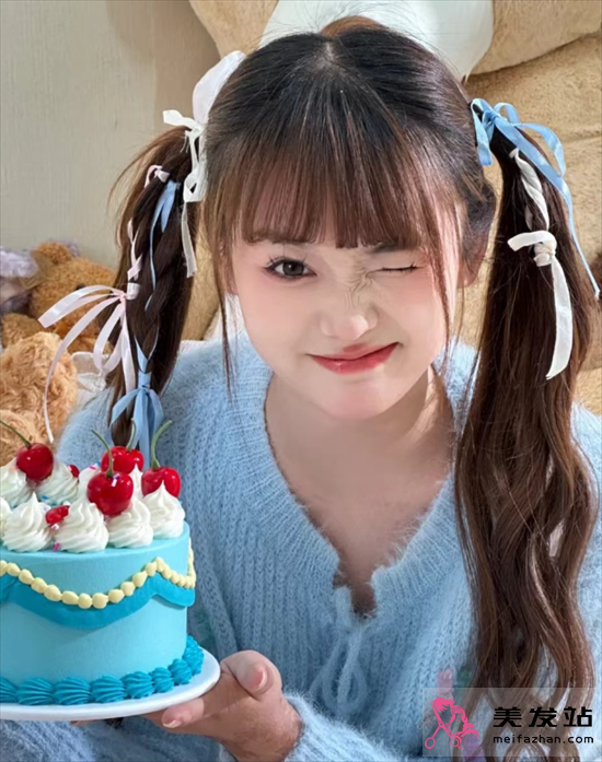 文藝絲帶雙馬尾 經(jīng)典時尚超百搭