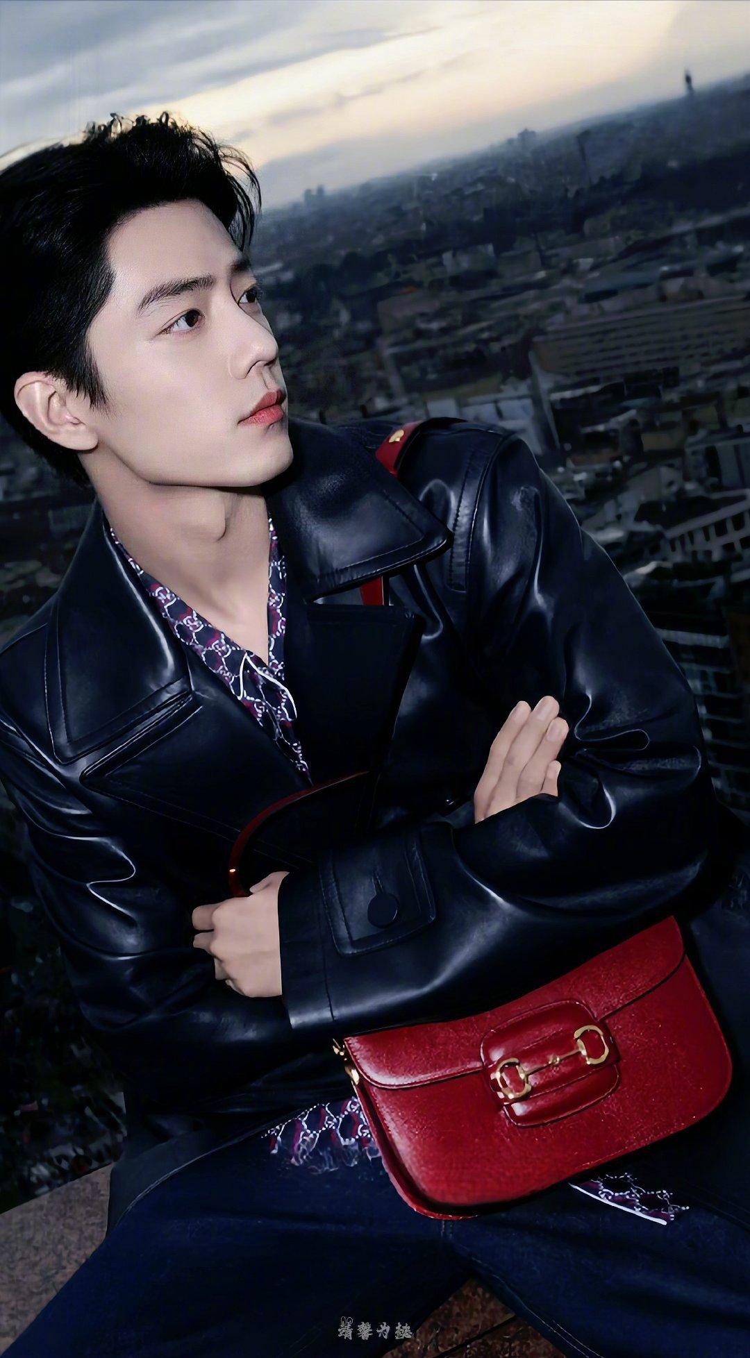 肖戰(zhàn)的秒換挑戰(zhàn)，18秒內(nèi)頻繁變換服裝 10