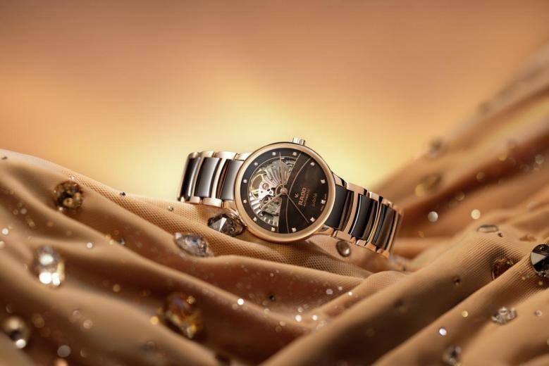 開闊內(nèi)芯 為真愛(ài)鎏“晶”Centrix晶萃系列開芯腕表浪漫上市