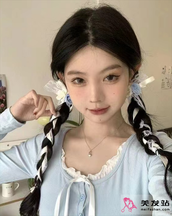 文藝絲帶雙馬尾 經(jīng)典時尚超百搭