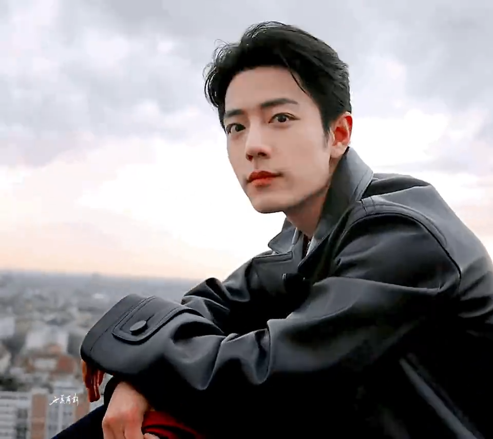 肖戰(zhàn)的秒換挑戰(zhàn)，18秒內(nèi)頻繁變換服裝 6