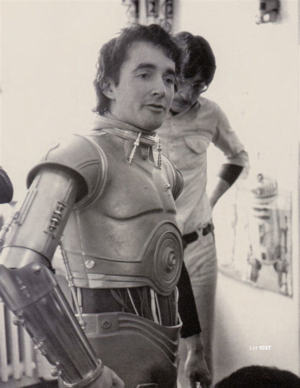 蘋果手機(jī)廣告為原力日預(yù)熱