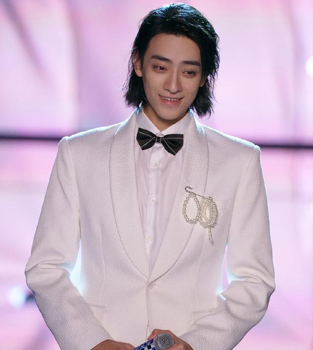 《假日暖洋洋》姚晨與小11歲白宇演 姐弟戀 ，別說(shuō)，還真甜（假日暖洋洋姚晨與小11歲白宇演）(2)