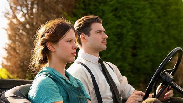 新超人首張劇照