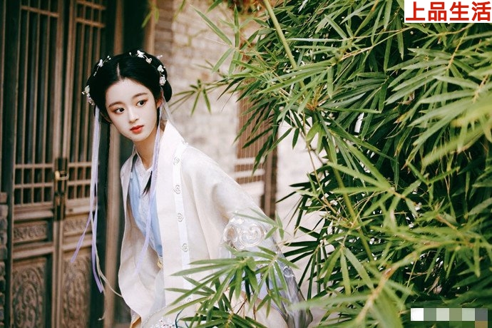 黃楊鈿甜古風(fēng)照片