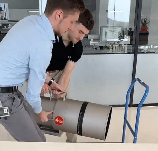 售價200萬美元的望遠(yuǎn)鏡頭