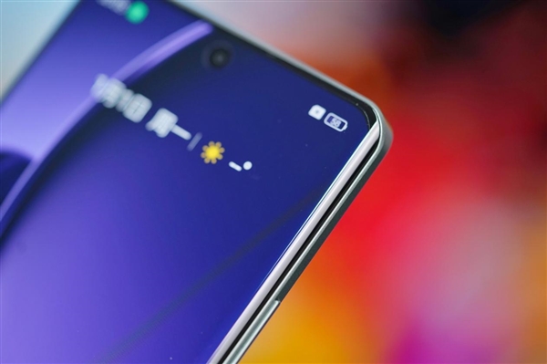 第三代驍龍8s僅2099元！真我GT Neo6蒼野駭客圖賞