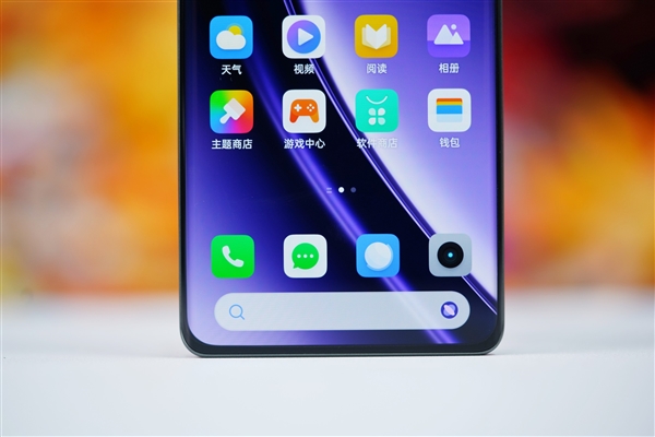 第三代驍龍8s僅2099元！真我GT Neo6蒼野駭客圖賞