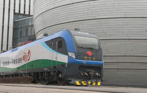 三大全球首創(chuàng)！新型智能重載電力機車下線：單臺機車運量達(dá)1200噸