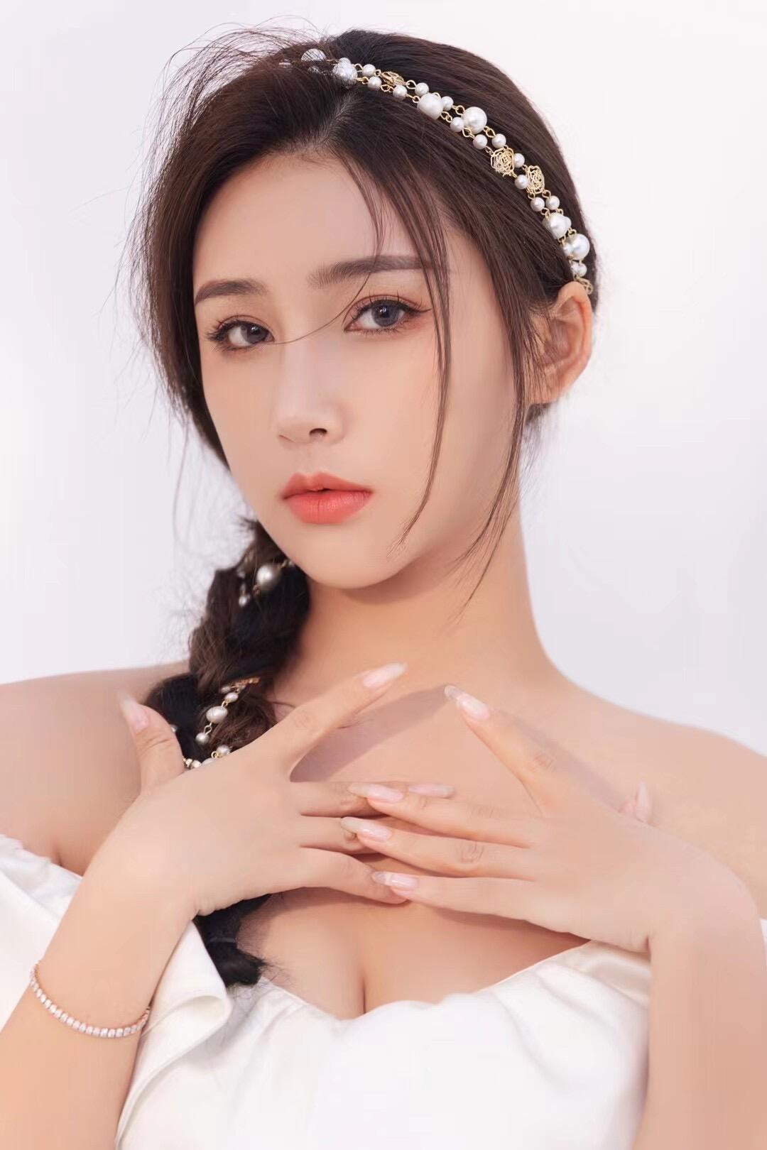 5月15日Steam見：《美女，應(yīng)接不暇》的絕美高顏值女主，多樣浪漫故事