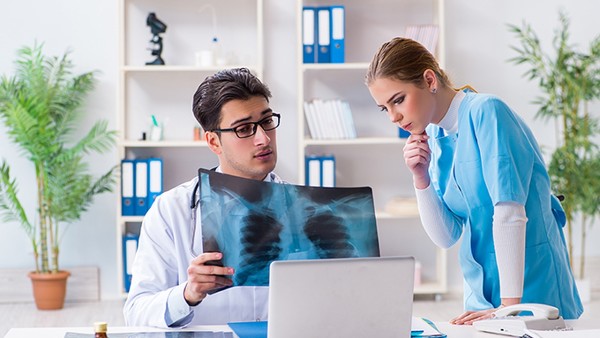 寶寶肺炎哮喘嚴(yán)重怎么辦