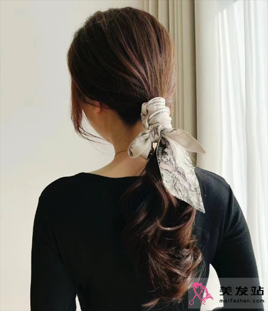 夏季人氣絲巾發(fā)型 時(shí)髦洋氣巨好看