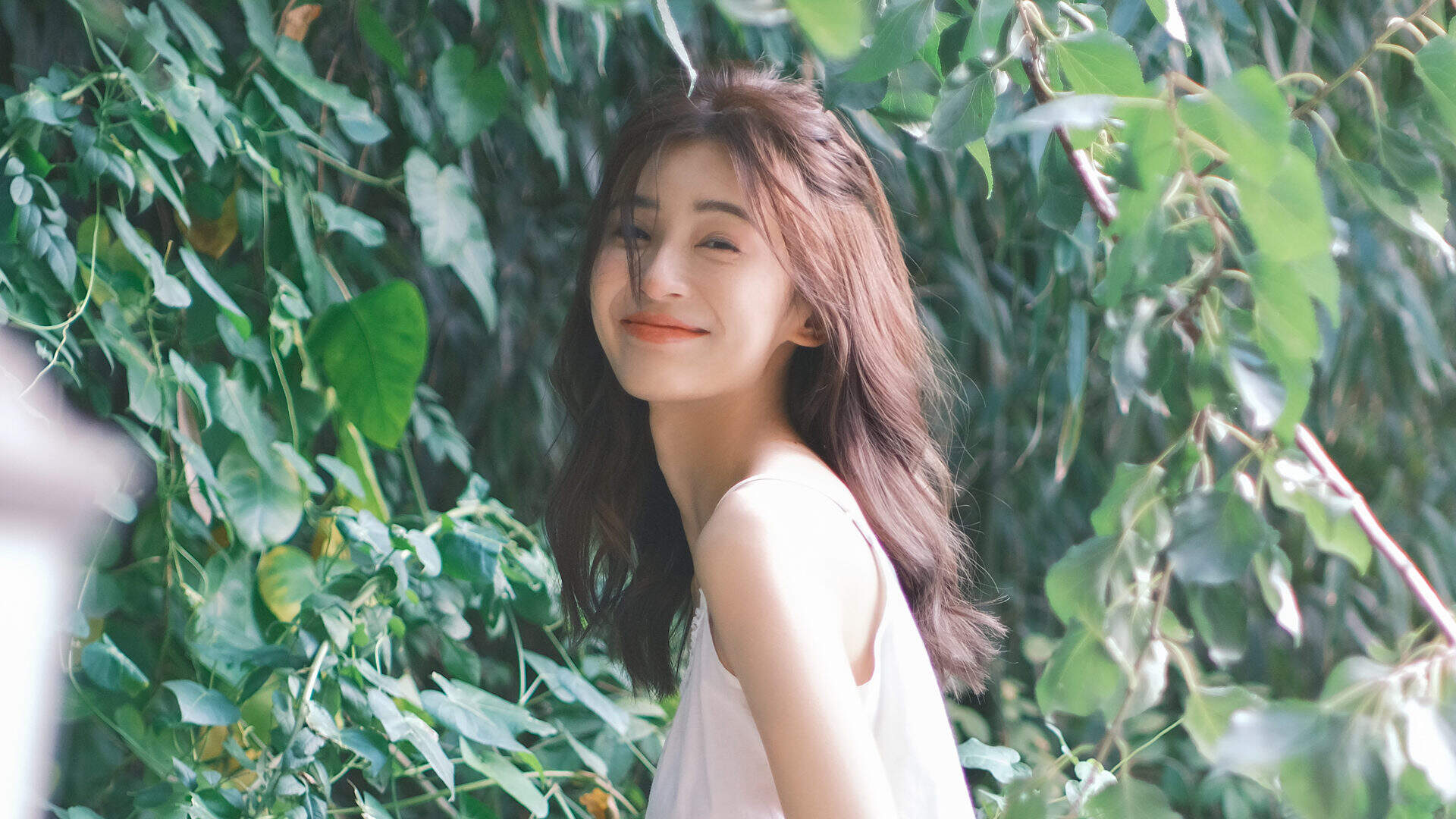 《美女，應(yīng)接不暇》：5月15日，Steam上的美女互動與AI技術(shù)結(jié)合新玩法