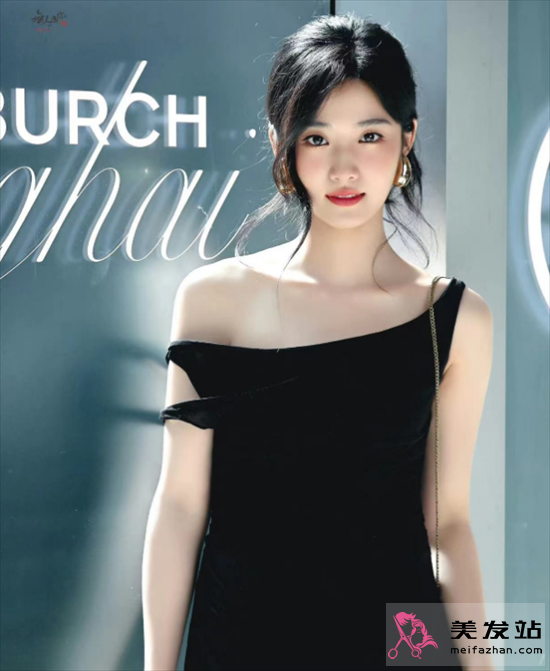 盧昱曉千金妝造型 仙氣減齡高級時(shí)尚 盧昱曉千金妝造型 仙氣減齡高級時(shí)尚