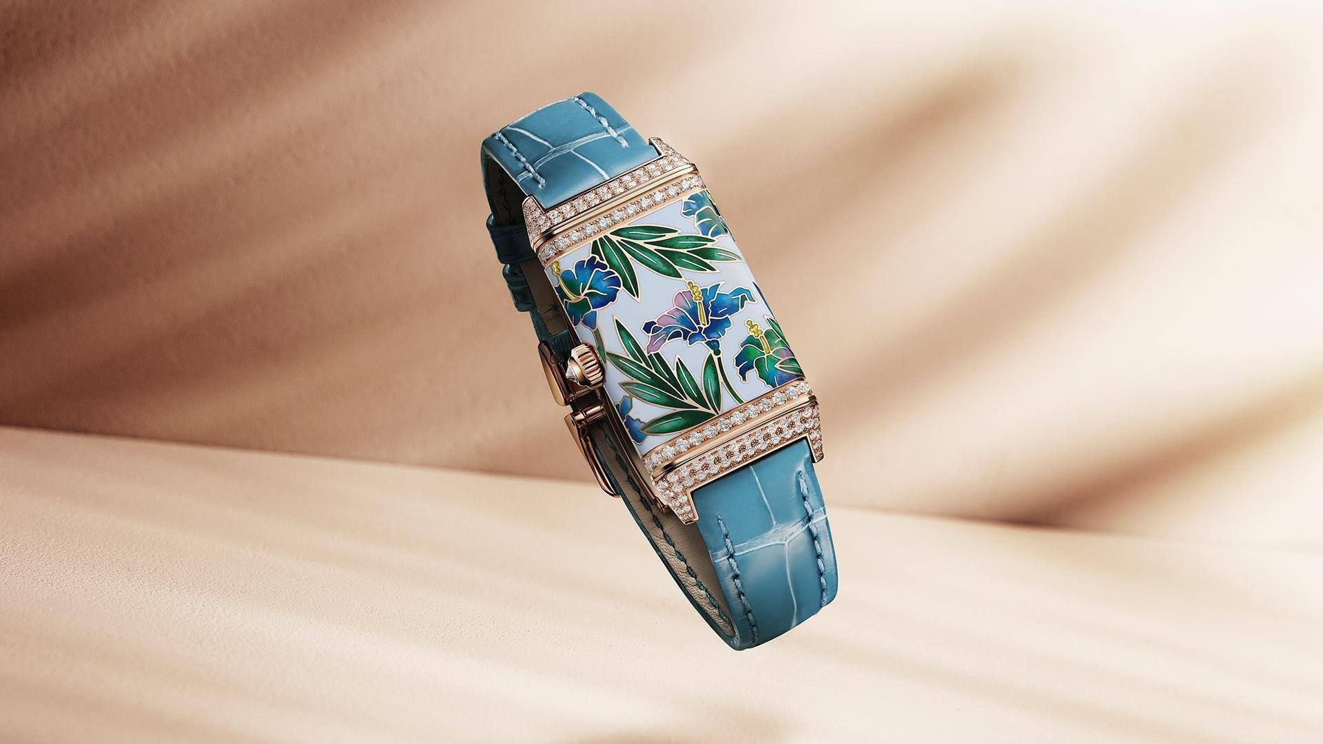 以靈動之藝詮釋REVERSO翻轉(zhuǎn)系列的裝飾藝術(shù)精神 REVERSO ONE‘PRECIOUS FLOWERS’翻轉(zhuǎn)系列珍稀花卉腕表 再添三款臻美新作
