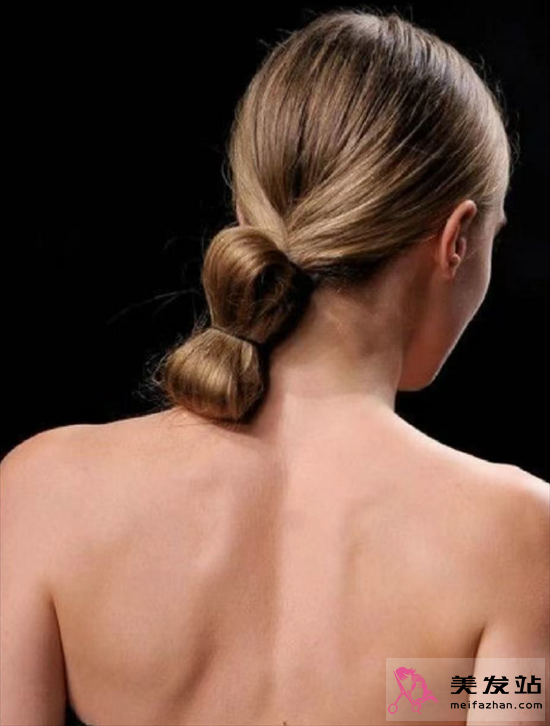 御姐范利落扎發(fā) 清爽時髦顯氣質