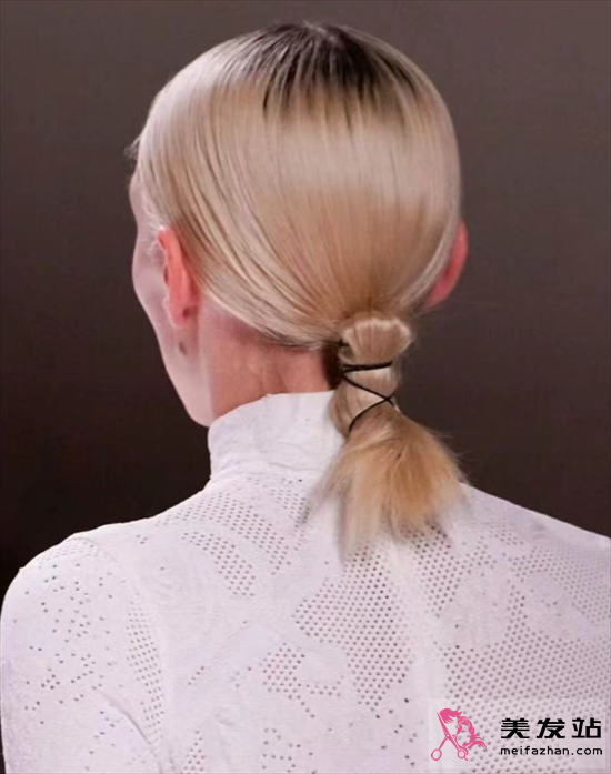 御姐范利落扎發(fā) 清爽時髦顯氣質