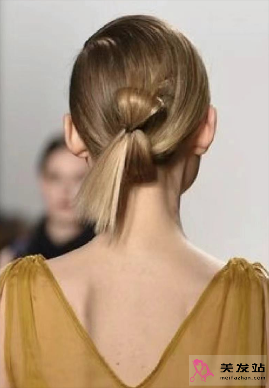 御姐范利落扎發(fā) 清爽時髦顯氣質