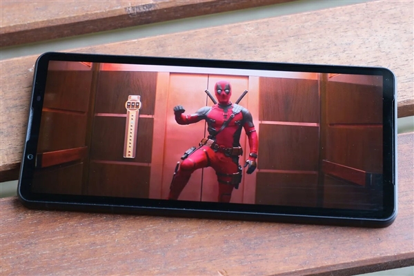 售價(jià)過萬(wàn)！索尼Xperia 1 VI圖賞：無(wú)挖孔全面屏 行業(yè)罕見