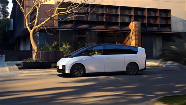 李想的提前量：不等過冬、先傳遞寒氣