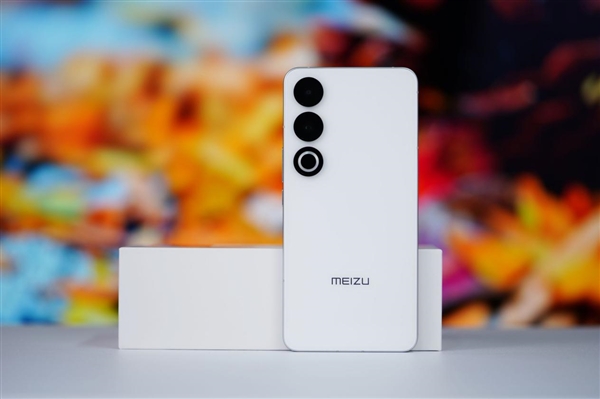 罕見純白面板！魅族21 Note圖賞