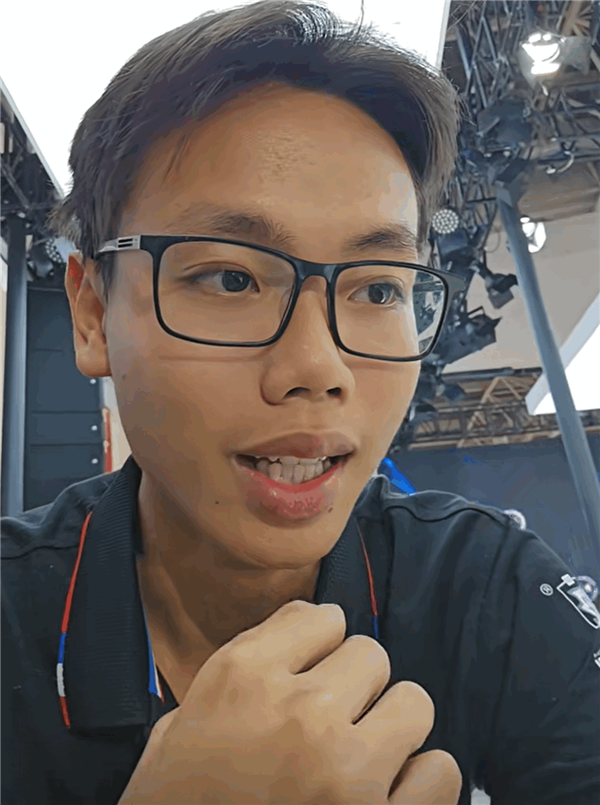 現(xiàn)實版飛馳人生小伙回應(yīng)白冰送車：會當(dāng)面感謝 沒自信能駕馭好