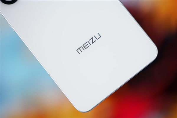 罕見純白面板！魅族21 Note圖賞