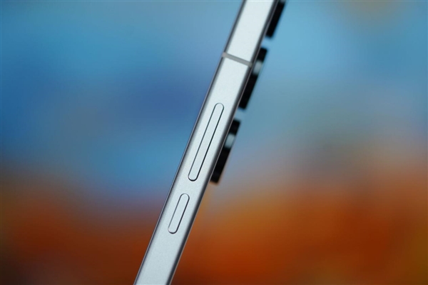 罕見純白面板！魅族21 Note圖賞