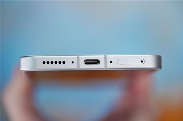 罕見純白面板！魅族21 Note圖賞